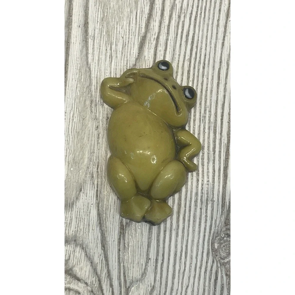 Vintage Travco Hong Kong Frog Refrigerator Magnets Set of 4 Green Plastic Retro